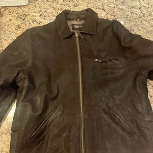 Men’s medium leather coat